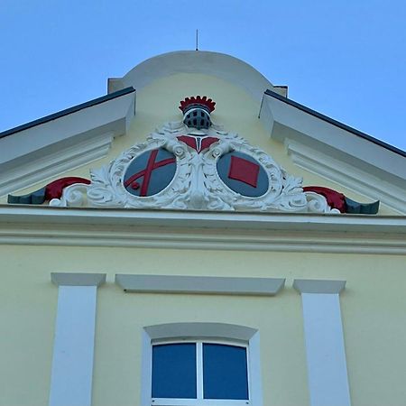 Schloss Schmuggerow Exteriér fotografie