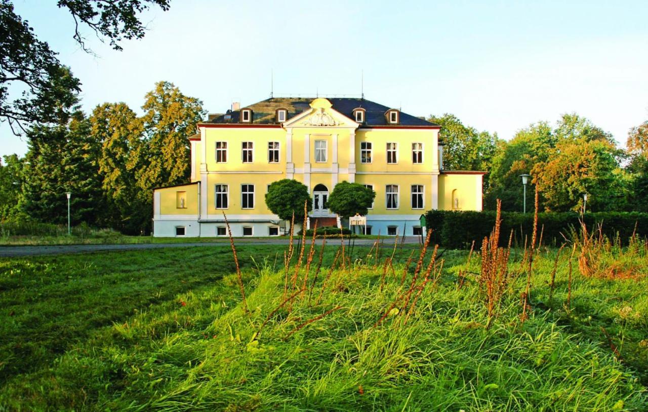 Schloss Schmuggerow Exteriér fotografie